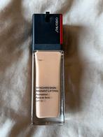 Shiseido Synchro Skin Radiant Lifting Foundation 330 Bamboo, Sieraden, Tassen en Uiterlijk, Uiterlijk | Cosmetica en Make-up, Ophalen of Verzenden