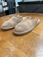 UGG Pantoffels - Maat 38, Ophalen of Verzenden, Zo goed als nieuw, Beige, Pantoffels of Sloffen