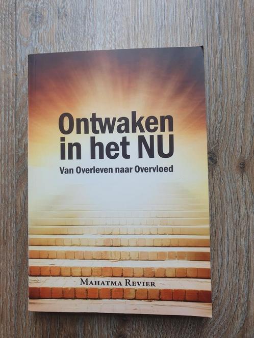 Mahatma Revier - Ontwaken in het nu, Boeken, Esoterie en Spiritualiteit, Zo goed als nieuw, Instructieboek, Spiritualiteit algemeen