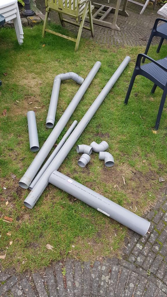PVC afvoer buizen, koppelingen, bochten, Doe-het-zelf en Verbouw, Buizen en Afvoer, Zo goed als nieuw, Pvc, 80 mm of meer, Ophalen
