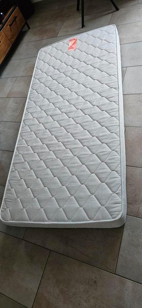 Matras met lattenbodem 90x200 - Zeer Goed!, Huis en Inrichting, Slaapkamer | Matrassen en Bedbodems, Zo goed als nieuw, 90 cm
