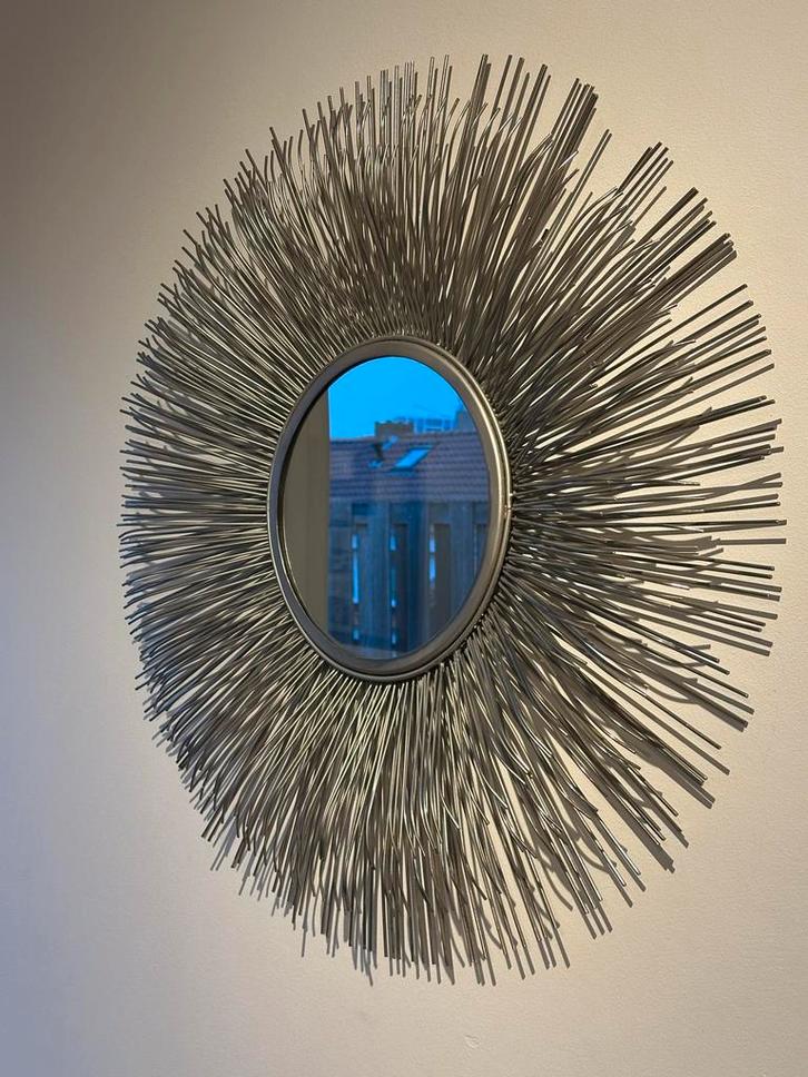 Metal sunburst wall mirror, Antiek en Kunst, Antiek | Spiegels, Rechthoekig, Ophalen