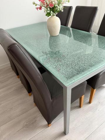 Eethoek + 6 stoelen beschikbaar voor biedingen