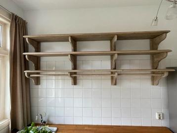 Houten wandrek 2 meter lang beschikbaar voor biedingen