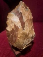 Vuistbijl Neanderthaler artefact, Verzamelen, Mineralen en Fossielen, Ophalen of Verzenden