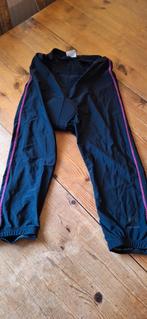 Zwarte wielrenbroek mt M
Leontien
Izgs, Ophalen of Verzenden, Zo goed als nieuw, Zwart