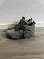 KAWS x Nike Air Jordan 4 Retro 'Cool Grey', Kleding | Heren, Schoenen, Overige kleuren, Nike, Ophalen of Verzenden, Sneakers of Gympen
