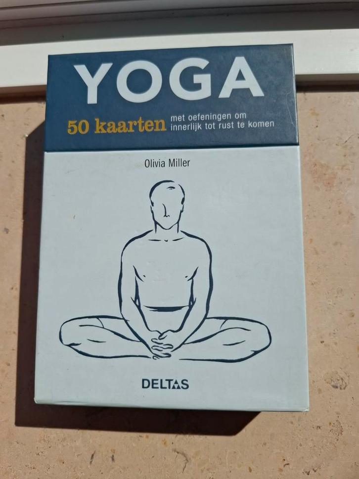Olivia. Miller - Yoga - 50 kaarten ZGAN, Boeken, Esoterie en Spiritualiteit, Zo goed als nieuw, Instructieboek, Tarot of Kaarten leggen