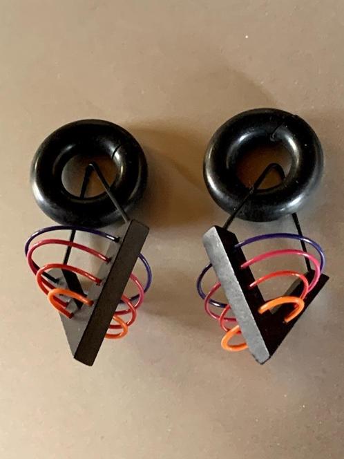 Aparte modernist oorbellen, hout + kunststof, magneet slot, Sieraden, Tassen en Uiterlijk, Oorbellen, Zo goed als nieuw, Hangers