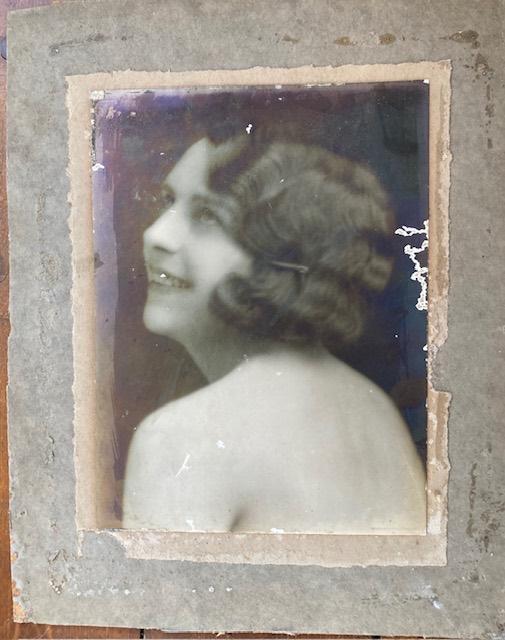 Foto jaren 20 van een jonge vrouw June Allyson?, Verzamelen, Foto's en Prenten, Gebruikt, Foto, Overige onderwerpen, Voor 1940