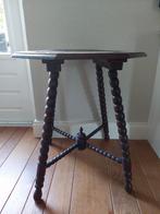 Oud tafeltje met gedraaide poten, Huis en Inrichting, Tafels | Bijzettafels, Minder dan 55 cm, Gebruikt, Ophalen of Verzenden