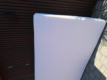 Caravan matras 1 jaar oud 3 weken gebruikt 140x200  beschikbaar voor biedingen