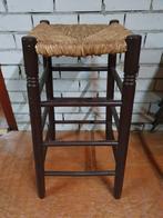 Houten barkruk met nieuwe matting zitting, 62cm hoog, in, Huis en Inrichting, Barkrukken, 1 kruk, Ophalen