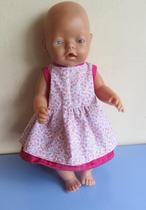 NEW poppenkleertjes poppenkleding Baby pop 40-43c jurkje 573, Kinderen en Baby's, Speelgoed | Poppen, Nieuw, Babypop, Ophalen of Verzenden