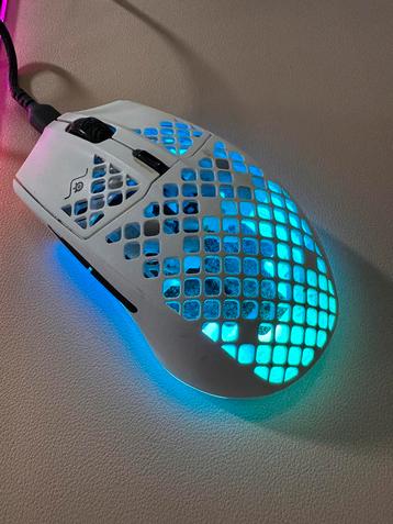 Gaming muis Steelseries Aerox 3 Snow + muismat beschikbaar voor biedingen