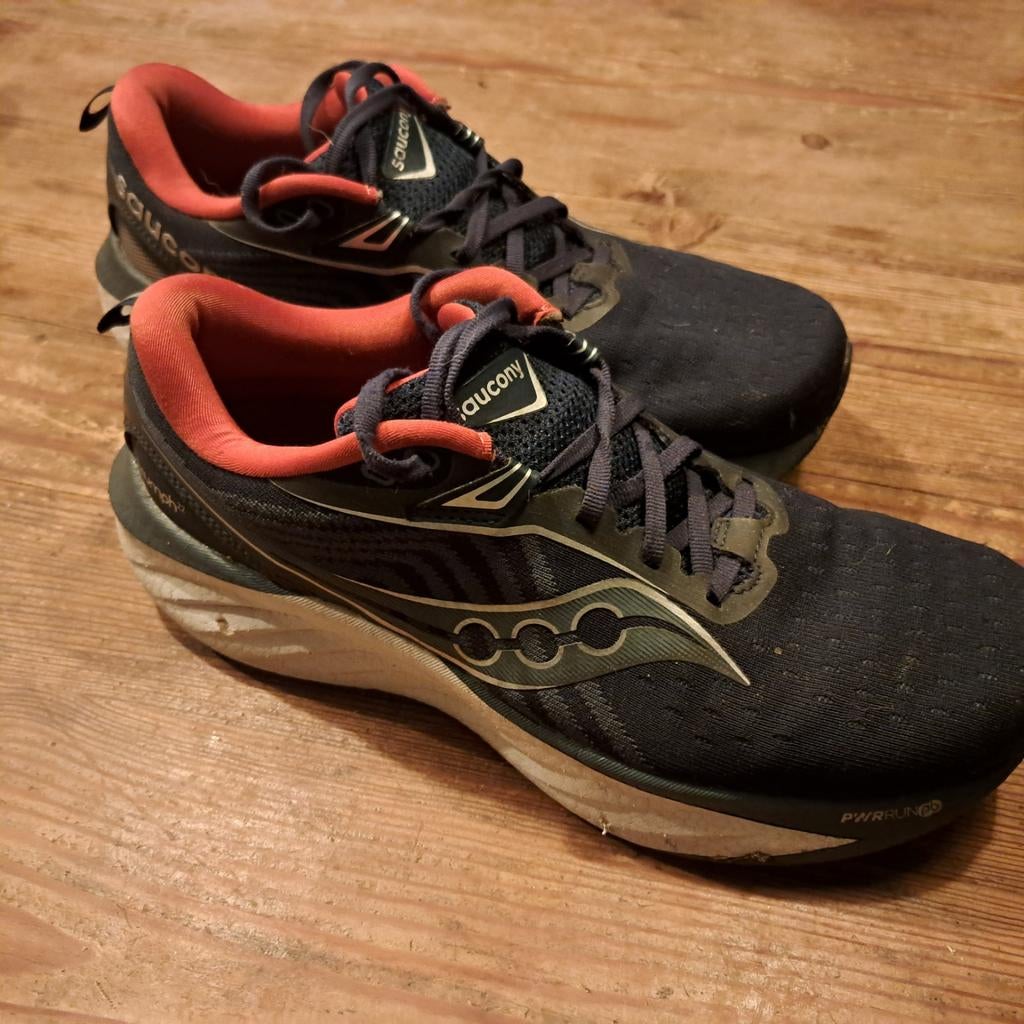 Saucony Triumph 22 hardloopschoenen - Maat 43, Ophalen of Verzenden, Saucony, Gedragen, Sportschoenen