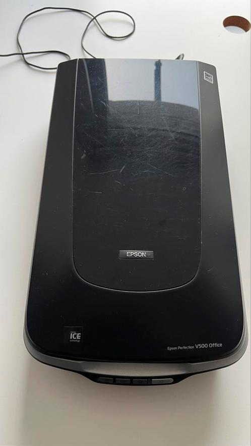 Epson V500 Perfection kleuren scanner met documentfeeder, Computers en Software, Scanners, Zo goed als nieuw, Ophalen