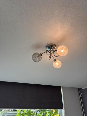 Plafondlamp beschikbaar voor biedingen