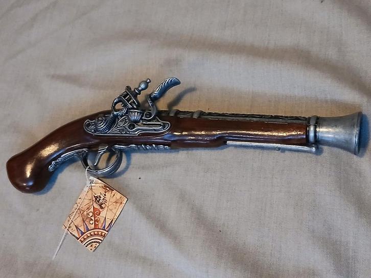 Reproductie van 18e eeuws vuursteen pistool. Decoratie, Antiek en Kunst, Curiosa en Brocante, Ophalen of Verzenden