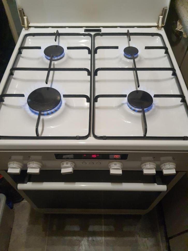 Siemens fornuis met elektrisch oven werkt Uitstekend, Witgoed en Apparatuur, Fornuizen, Zo goed als nieuw, Vrijstaand, Elektrisch
