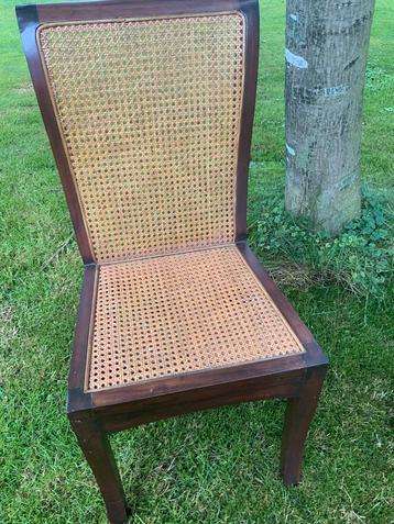 2 leuke, sterke eetkamerstoelen beschikbaar voor biedingen