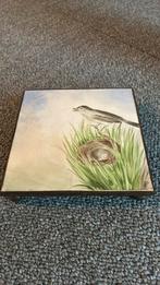 Antieke bronzen onderzetter met keramiek vogel in nest Deens, Ophalen of Verzenden