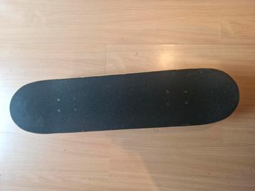 Skateboard beschikbaar voor biedingen