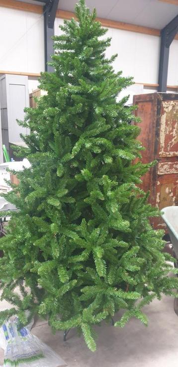 Kunstkerstboom, h 240 cm, mooie volle takken beschikbaar voor biedingen