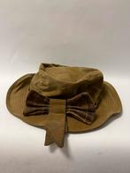 Babrour vintage bruine Hoed met Strik - Stijlvol en Uniek!, Kleding | Dames, Hoeden en Petten, Ophalen of Verzenden, Gedragen