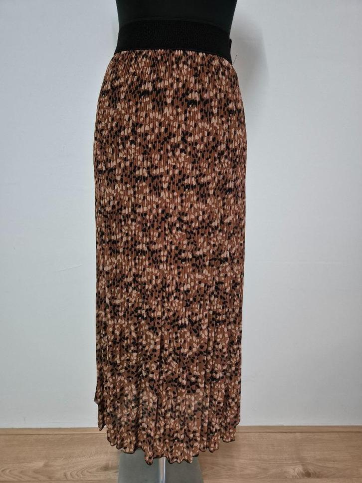 R71 - Lange bruine rok maat L (1), Kleding | Dames, Rokken, Zo goed als nieuw, Maat 38/40 (M), Bruin, Onder de knie, Ophalen of Verzenden