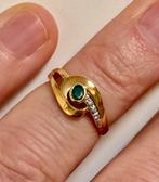 18 karaat gouden ring met diamanten en smaragd / maat 17mm, Ophalen of Verzenden, 17 tot 18, Met edelsteen, Dame