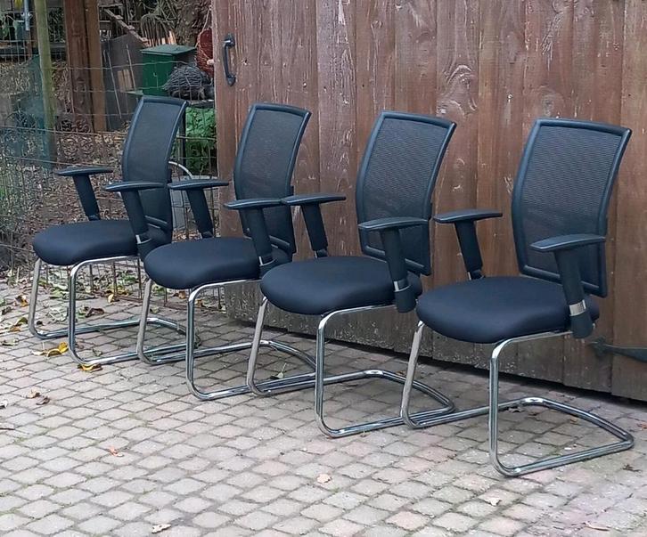 Vergaderstoel 1412 met slede frame, 4 stuks. Z.g.a.n, Huis en Inrichting, Stoelen, Zo goed als nieuw, Vijf, Zes of meer stoelen