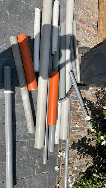 Diversen pvc buizen . Verschillende maten beschikbaar voor biedingen