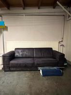 Donkerbruine leren bank 2.30 breed in nette staat, Huis en Inrichting, Ophalen, Zo goed als nieuw, Rechte bank, Robuust landelijk