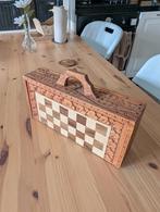 Handgemaakte schaakspel uit Bali - Hout - Uitklapbaar -Nieuw, Antiek en Kunst, Kunst | Beelden en Houtsnijwerken, Ophalen of Verzenden
