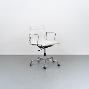 6x Vitra Eames EA 117 Bureaustoel Wit Netweave - Chroom beschikbaar voor biedingen