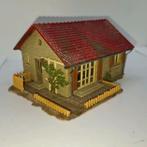 Huis met geel hekjes in ho, Gebruikt, Gelijkstroom of Wisselstroom, Brug, Tunnel of Gebouw, Ophalen of Verzenden