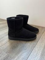 Zwarte uggs 36 zwart halfhoge enkel boots laarzen bont warm, Zwart, Lage of Enkellaarzen, Ophalen of Verzenden, Zo goed als nieuw