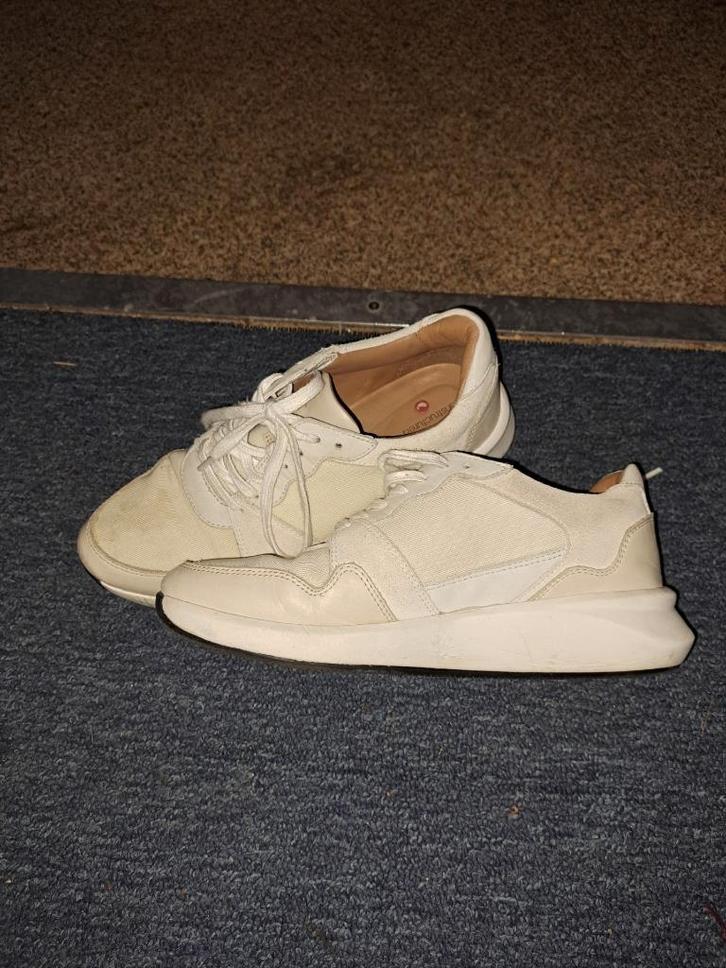 beige clarks schoenen maat 37,5, Kleding | Dames, Schoenen, Zo goed als nieuw, Sneakers of Gympen, Beige, Ophalen of Verzenden