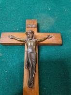 Crucifix wijwater kruisbeeld muurhanger, Ophalen of Verzenden