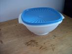 Tupperware Schaal ( sterdeksel, blauw,L 20-B 20-H 11 cm, Huis en Inrichting, Keuken | Tupperware, Ophalen of Verzenden, Gebruikt