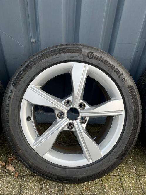 Audi 17 inch originele velgen + zomerbanden, Auto-onderdelen, Banden en Velgen, Banden en Velgen, Zomerbanden, 17 inch, 225 mm