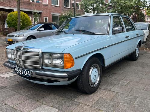 Mercedes-Benz W123 200 Automaat | Orig. NL | 148.000 km, Auto's, Oldtimers, Bedrijf, Mercedes-Benz, Benzine, Sedan, Automaat, Origineel Nederlands