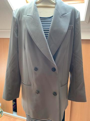 Penn ink blazer 34 oversized taupe dit seizoen 