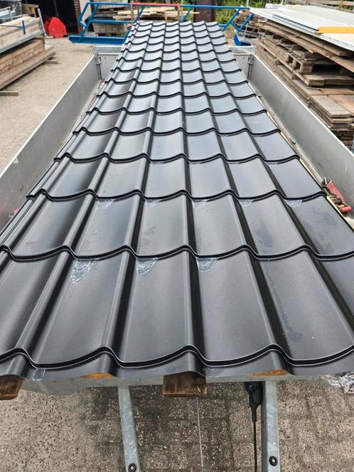 Te koop grote dakplanprofielplaat. Kleur zwart ral 9005, Doe-het-zelf en Verbouw, Dakpannen en Dakbedekking, Nieuw, Dakplaat of Dakpanplaat