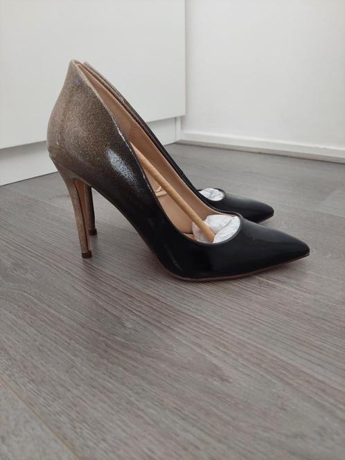 Nieuw two tone pumps feest party pumps maat 38, Kleding | Dames, Schoenen, Nieuw, Pumps, Zwart, Verzenden