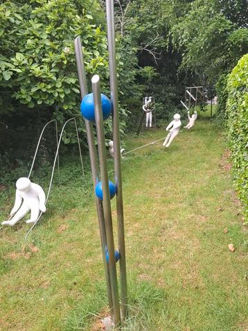 Spelende kinderen in speeltuin  beschikbaar voor biedingen