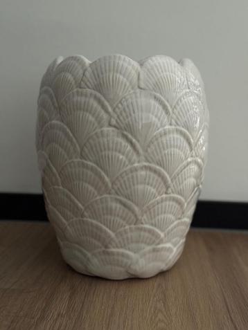 Nieuwe Rivièra Maison Schelpen Vaas - Gebroken Wit beschikbaar voor biedingen
