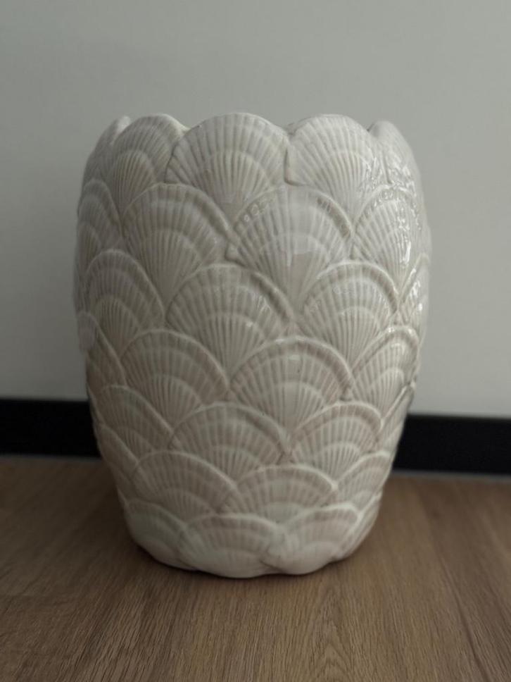 Nieuwe Rivièra Maison Schelpen Vaas - Gebroken Wit, Huis en Inrichting, Woonaccessoires | Vazen, Nieuw, Wit, Minder dan 50 cm