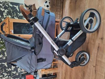 Mutsy Evo combi/kinderwagen  beschikbaar voor biedingen